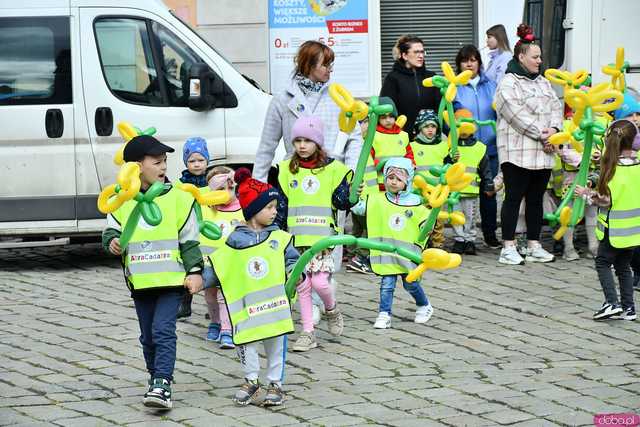 [WIDEO/FOTO] Cieszmy się nadzieją. Żółty Marsz ponownie przeszedł przez świdnicki rynek