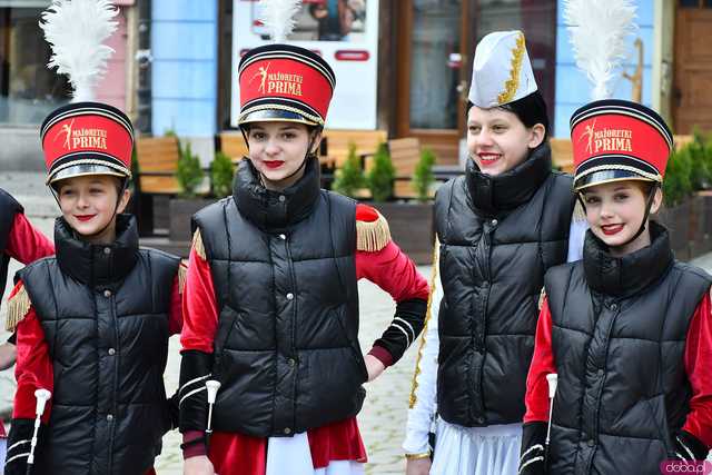 [WIDEO/FOTO] Cieszmy się nadzieją. Żółty Marsz ponownie przeszedł przez świdnicki rynek