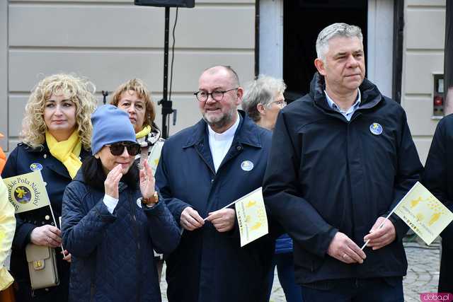 [WIDEO/FOTO] Cieszmy się nadzieją. Żółty Marsz ponownie przeszedł przez świdnicki rynek