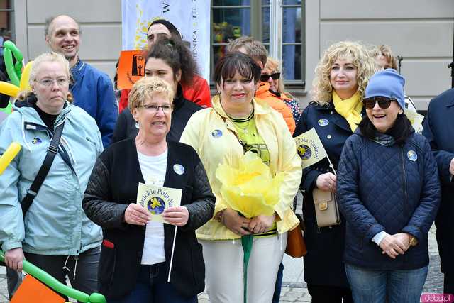 [WIDEO/FOTO] Cieszmy się nadzieją. Żółty Marsz ponownie przeszedł przez świdnicki rynek