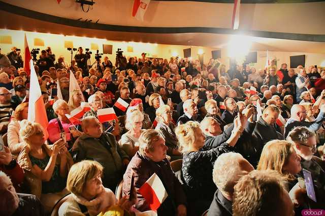 [FOTO] Karol Nawrocki spotkał się z mieszkańcami Świdnicy