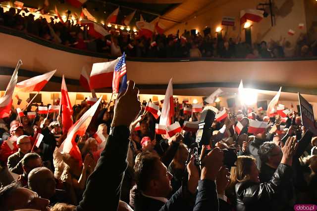 [FOTO] Karol Nawrocki spotkał się z mieszkańcami Świdnicy