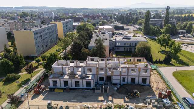 [FOTO] Zobaczcie, jak wygląda budowa hotelu i siłowni z lotu ptaka. To inwestycja za ponad 8,5 mln złotych