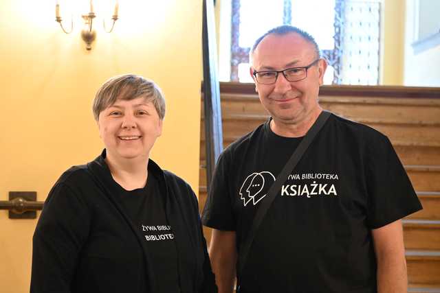[FOTO] Osoby, które padły ofiarą wykluczenia lub dyskryminacji pełniły rolę żywych książek i podzielili się historiami ze swojego życia