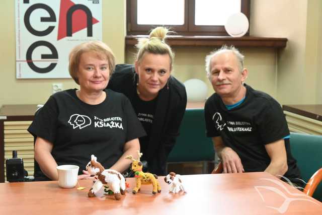 [FOTO] Osoby, które padły ofiarą wykluczenia lub dyskryminacji pełniły rolę żywych książek i podzielili się historiami ze swojego życia