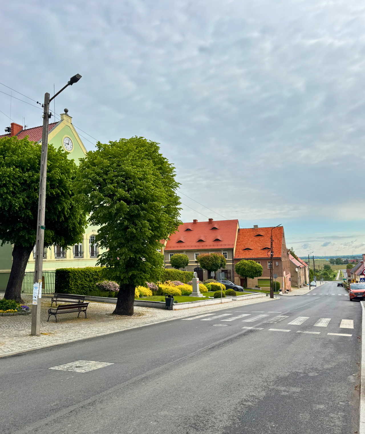 [FOTO] Trwa wymiana oświetlenia ulicznego w Dobromierzu