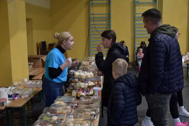 [WIDEO/FOTO] 6. Świdnicki Bieg Papieski w strugach deszczu i Festyn Rodzinny w Parku Centralnym