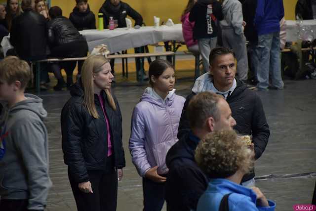 [WIDEO/FOTO] 6. Świdnicki Bieg Papieski w strugach deszczu i Festyn Rodzinny w Parku Centralnym