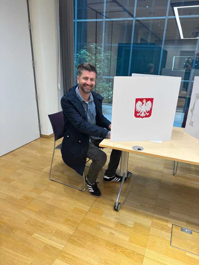 [FOTO] Samorządowcy, parlamentarzyści i europosłowie przy urnach wyborczych