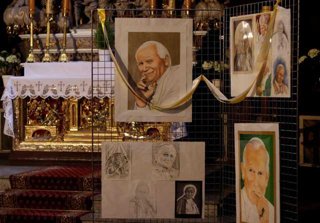 „Historia nauczycielką życia” – wyjątkowa wystawa prac osadzonych w świdnickiej katedrze