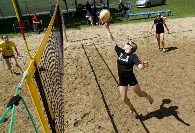 [FOTO] Za nami turniej plażówki dziewcząt z klas 7-8