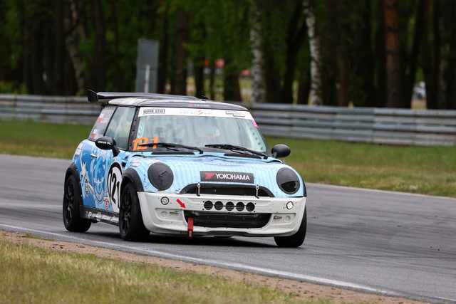 Udany początek sezonu i rywalizacja z Wicemistrzem Świata – Damian Lempart z Pole Position i podium w inauguracyjnej rundzie Super S Cup