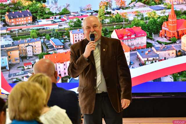 [FOTO] Uroczysta Sesja Rady Miejskiej w Żarowie. Nagrodzono sportowców oraz byłych samorządowców