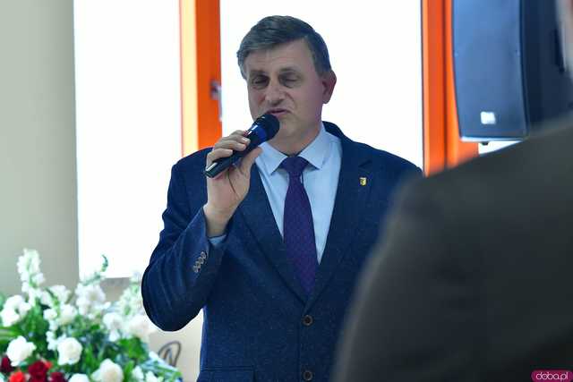 [FOTO] Uroczysta Sesja Rady Miejskiej w Żarowie. Nagrodzono sportowców oraz byłych samorządowców