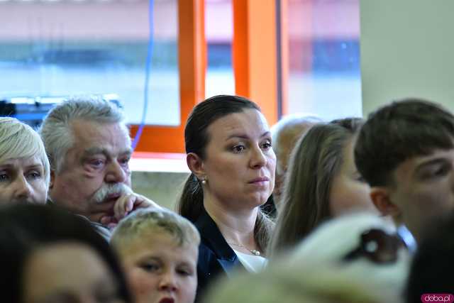 [FOTO] Uroczysta Sesja Rady Miejskiej w Żarowie. Nagrodzono sportowców oraz byłych samorządowców