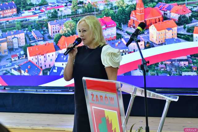[FOTO] Uroczysta Sesja Rady Miejskiej w Żarowie. Nagrodzono sportowców oraz byłych samorządowców