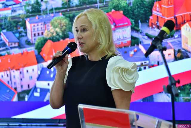 [FOTO] Uroczysta Sesja Rady Miejskiej w Żarowie. Nagrodzono sportowców oraz byłych samorządowców