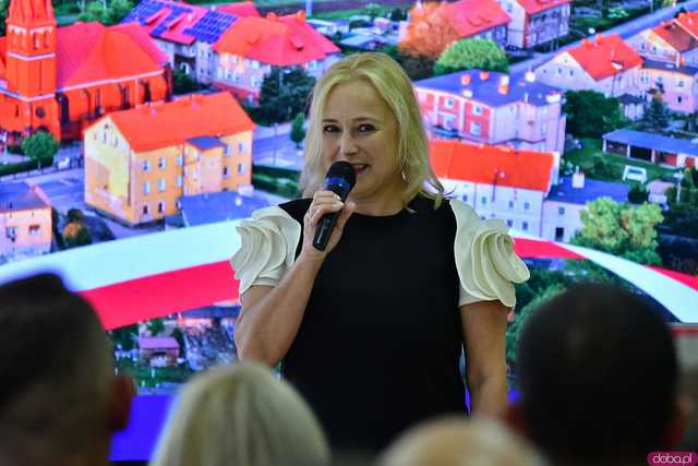 [FOTO] Uroczysta Sesja Rady Miejskiej w Żarowie. Nagrodzono sportowców oraz byłych samorządowców