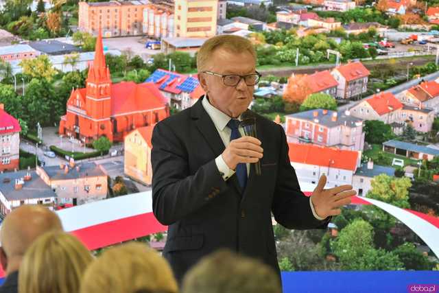 [FOTO] Uroczysta Sesja Rady Miejskiej w Żarowie. Nagrodzono sportowców oraz byłych samorządowców