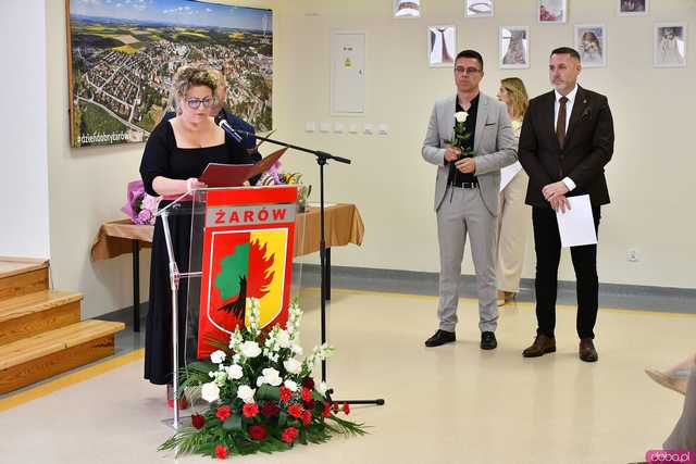 [FOTO] Uroczysta Sesja Rady Miejskiej w Żarowie. Nagrodzono sportowców oraz byłych samorządowców