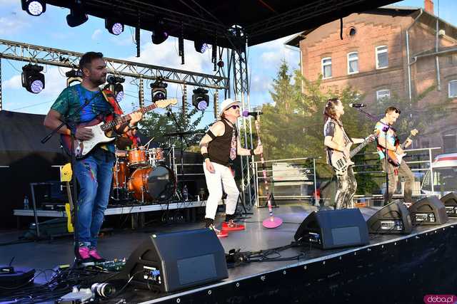 [WIDEO/FOTO] Ruszył drugi dzień świętowania w Żarowie. Na scenie Mała Lady P, wieczorem koncert Boys