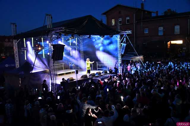 [WIDEO/FOTO] Ruszył drugi dzień świętowania w Żarowie. Na scenie Mała Lady P, wieczorem koncert Boys