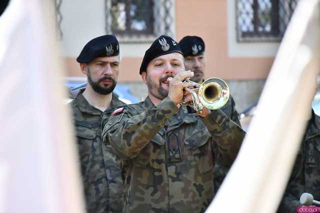 [WIDEO/FOTO] Upamiętnili rotmistrza Pileckiego w VI Świdnickim Marszu Pamięci