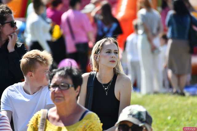 [WIDEO/FOTO] Pokaz mody, koncert, licytacje i moc atrakcji dla dzieci na charytatywnym Pikniku Rodzinnym w Winnicy Silesian
