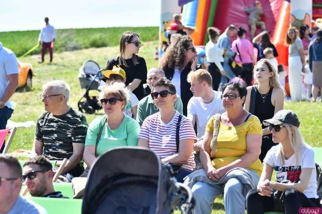 [WIDEO/FOTO] Pokaz mody, koncert, licytacje i moc atrakcji dla dzieci na charytatywnym Pikniku Rodzinnym w Winnicy Silesian