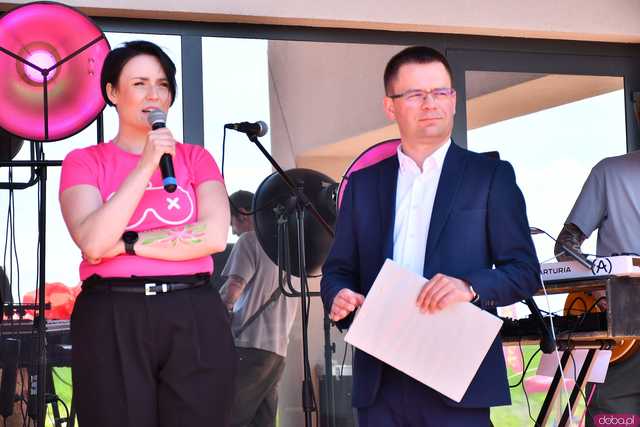 [WIDEO/FOTO] Pokaz mody, koncert, licytacje i moc atrakcji dla dzieci na charytatywnym Pikniku Rodzinnym w Winnicy Silesian