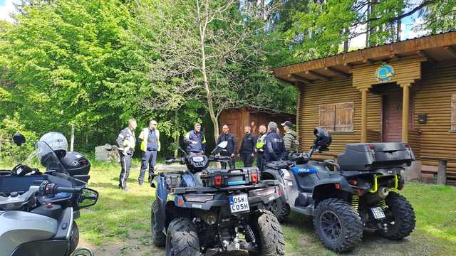 Leśne rajdy pod lupą policji. Weekendowa akcja na drogach i bezdrożach powiatu świdnickiego