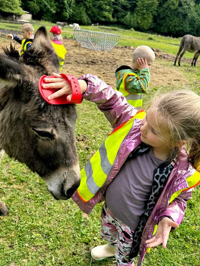 Przedszkolaki z Pszenna na warsztatach z Onoterapii w Lubachowie