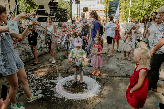 Przed nami kolejny Mydlany Park Festiwal w Żarowie. Zobaczcie, jak to wyglądało rok temu! [ZDJĘCIA]