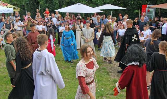[FOTO] Piknik z historią w tle. Na wzgórzu Wieżyca upamiętniono 280. rocznicę bitwy pod Dobromierzem
