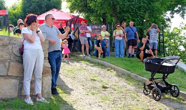 [FOTO] Piknik z historią w tle. Na wzgórzu Wieżyca upamiętniono 280. rocznicę bitwy pod Dobromierzem