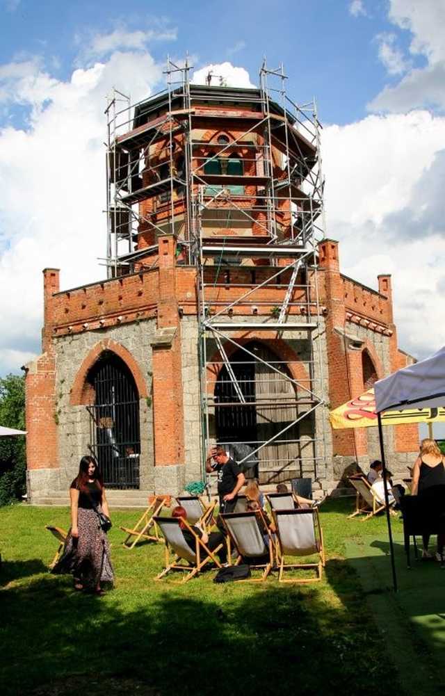 [FOTO] Piknik z historią w tle. Na wzgórzu Wieżyca upamiętniono 280. rocznicę bitwy pod Dobromierzem