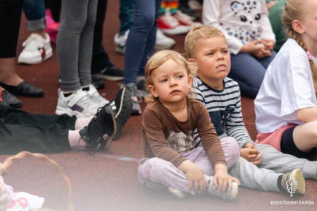 [FOTO] Moc atrakcji na Pikniku Rodzinnym przy Szkole Podstawowej w Żarowie