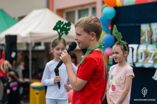 [FOTO] Moc atrakcji na Pikniku Rodzinnym przy Szkole Podstawowej w Żarowie