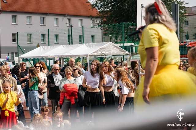 [FOTO] Moc atrakcji na Pikniku Rodzinnym przy Szkole Podstawowej w Żarowie