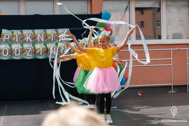 [FOTO] Moc atrakcji na Pikniku Rodzinnym przy Szkole Podstawowej w Żarowie
