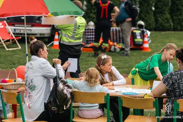 [FOTO] Moc atrakcji na Pikniku Rodzinnym przy Szkole Podstawowej w Żarowie