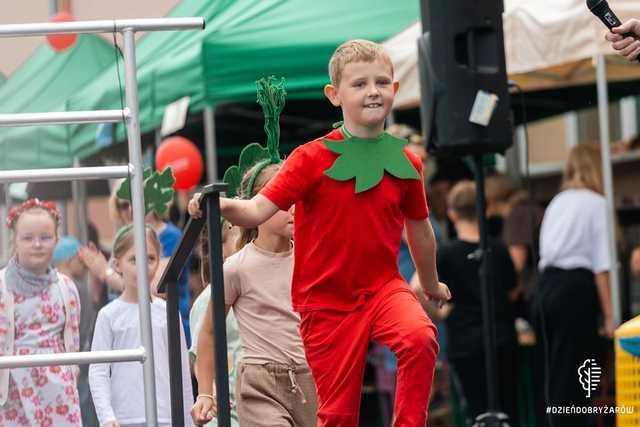 [FOTO] Moc atrakcji na Pikniku Rodzinnym przy Szkole Podstawowej w Żarowie