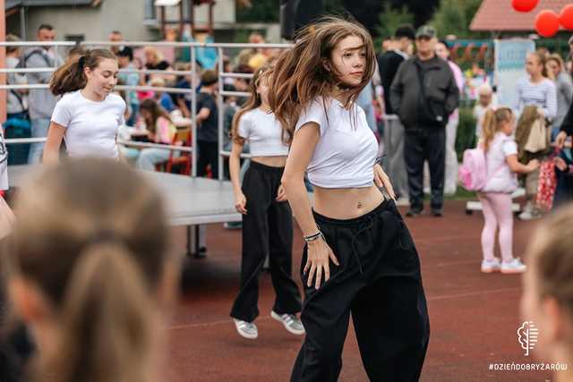 [FOTO] Moc atrakcji na Pikniku Rodzinnym przy Szkole Podstawowej w Żarowie