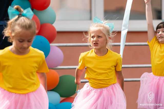 [FOTO] Moc atrakcji na Pikniku Rodzinnym przy Szkole Podstawowej w Żarowie