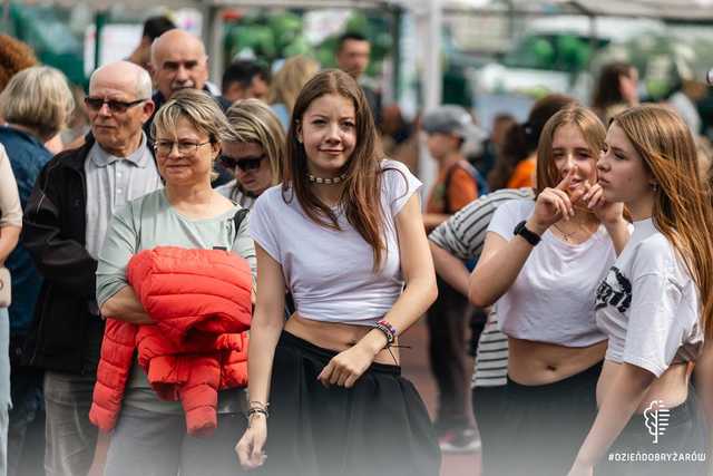 [FOTO] Moc atrakcji na Pikniku Rodzinnym przy Szkole Podstawowej w Żarowie