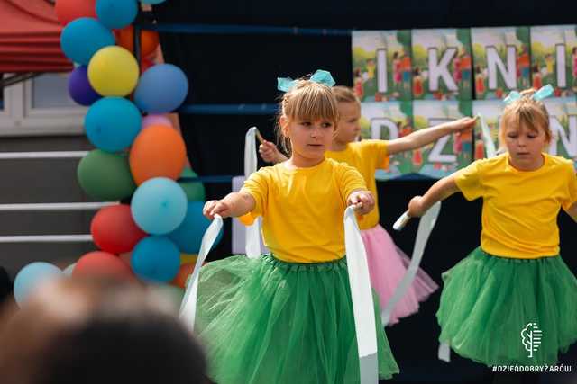 [FOTO] Moc atrakcji na Pikniku Rodzinnym przy Szkole Podstawowej w Żarowie