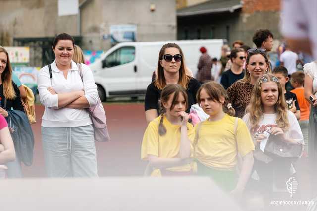 [FOTO] Moc atrakcji na Pikniku Rodzinnym przy Szkole Podstawowej w Żarowie