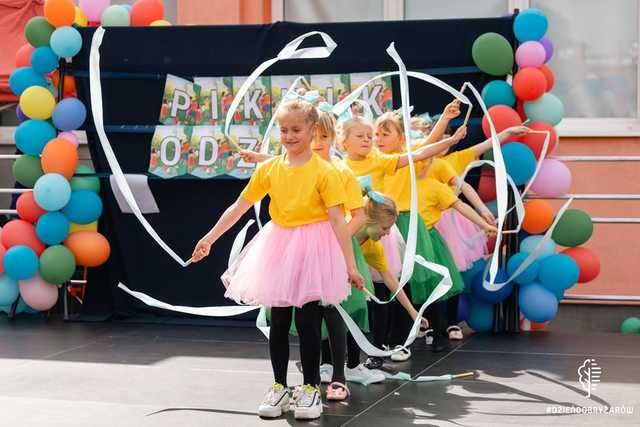 [FOTO] Moc atrakcji na Pikniku Rodzinnym przy Szkole Podstawowej w Żarowie