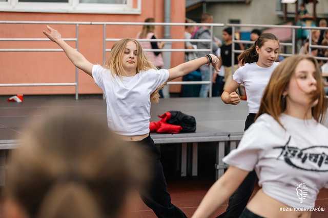 [FOTO] Moc atrakcji na Pikniku Rodzinnym przy Szkole Podstawowej w Żarowie