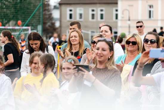 [FOTO] Moc atrakcji na Pikniku Rodzinnym przy Szkole Podstawowej w Żarowie
